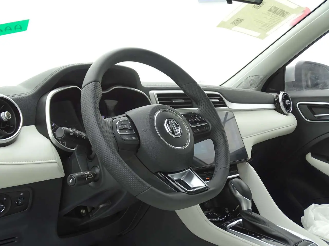 MG ZS 2025 لاكجري